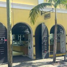 Kays 1 store front